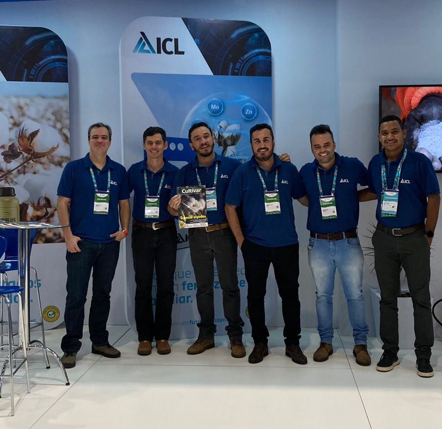 Equipe de especialistas da ICL presente no Congresso Brasileiro do Algodão (CBA). -&nbsp; Foto: Cultivar