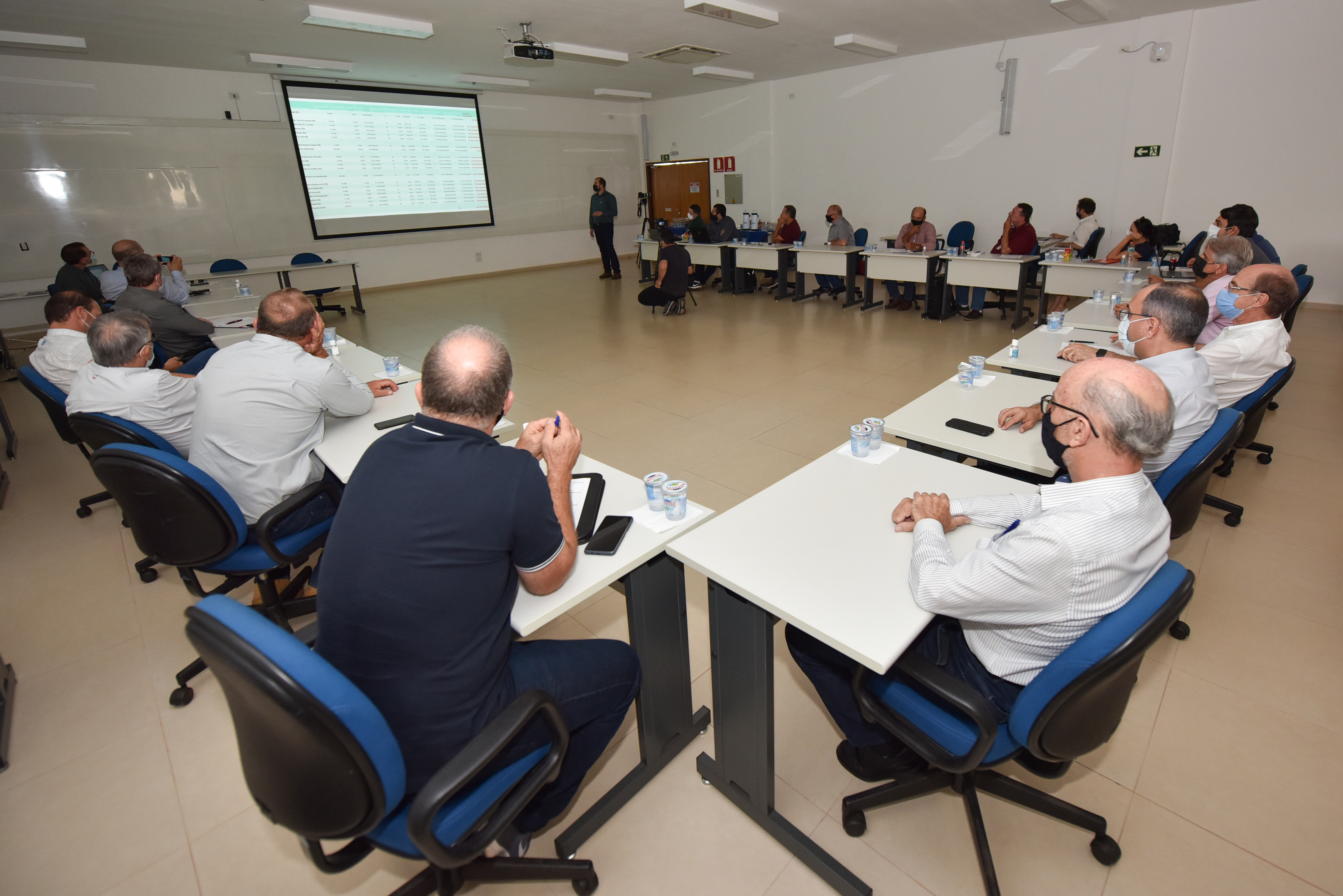 Alongamento de dívidas e agilidade na liberação dos seguros foram reivindicações dos produtores do oeste do Paraná ao Ministério da Agricultura. - Foto: Divulgação