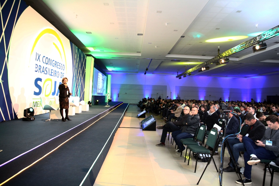 Tema fez parte da conferência da abertura do IX Congresso Brasileiro de Soja e Mercosoja. - Foto: Silvio Vera