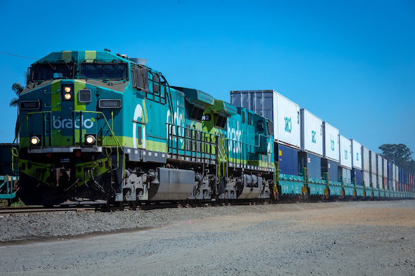 Trem da Brado com vagões double stack: recorde puxado pelo mercado interno e exportação de algodão