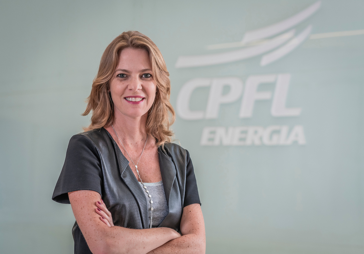 "A energia elétrica é fundamental para o desenvolvimento da sociedade, mas precisa ser manipulada com os cuidados necessários”, afirma Camila Pikunas