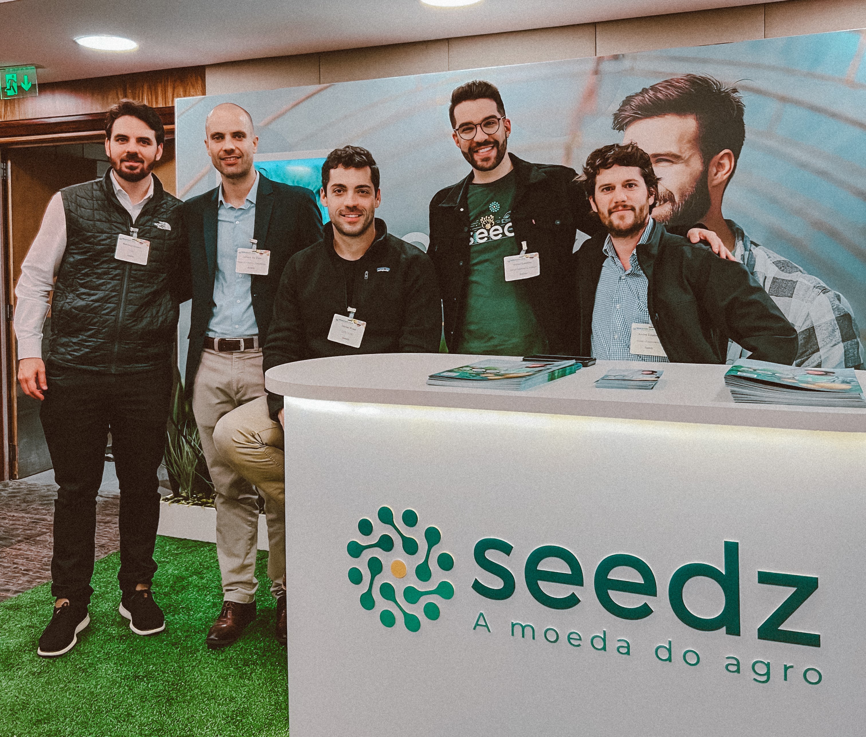 Equipe Seedz - da esq. p/ dir.: Matheus Ganen, Juliano Vizin, Daniel Rosa, Victor Castilho e André Coutinho&nbsp;