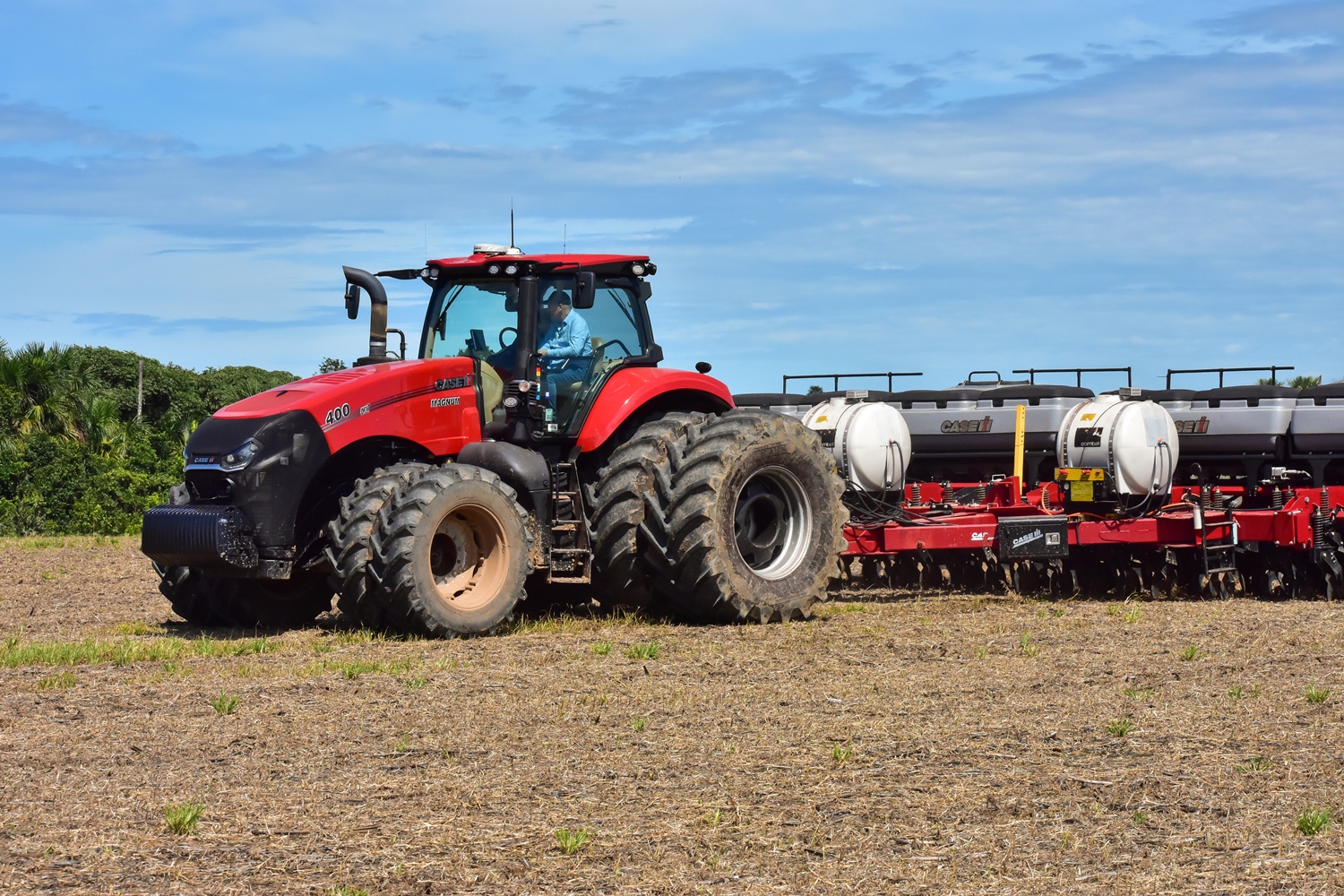 All tractor and planting operation data was accessed in real time on the farm manager's tablet and in the dealership's control room