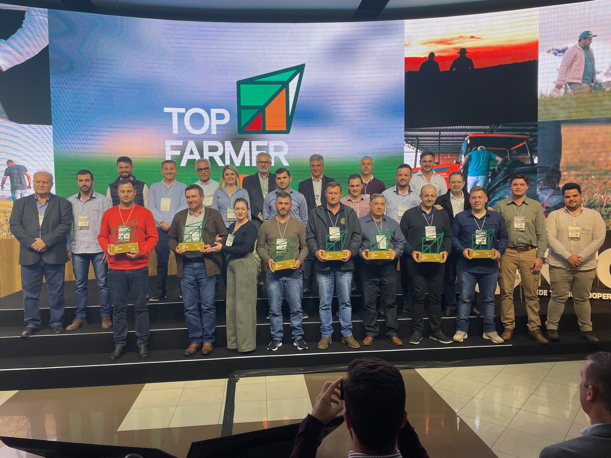 O mérito, que avaliou o manejo e a produtividade dos talhões, foi entregue na noite de quinta-feira (15/09) durante a 2ª Jornada Técnica RTC, em Gramado (RS). - Fotos: Carolina Jardine