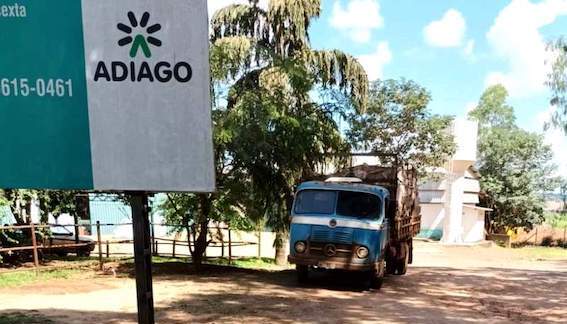 Caminhão com embalagens vazias foi apreendido e levado para central de recebimento em Morrinhos - Foto: Agrodefesa
