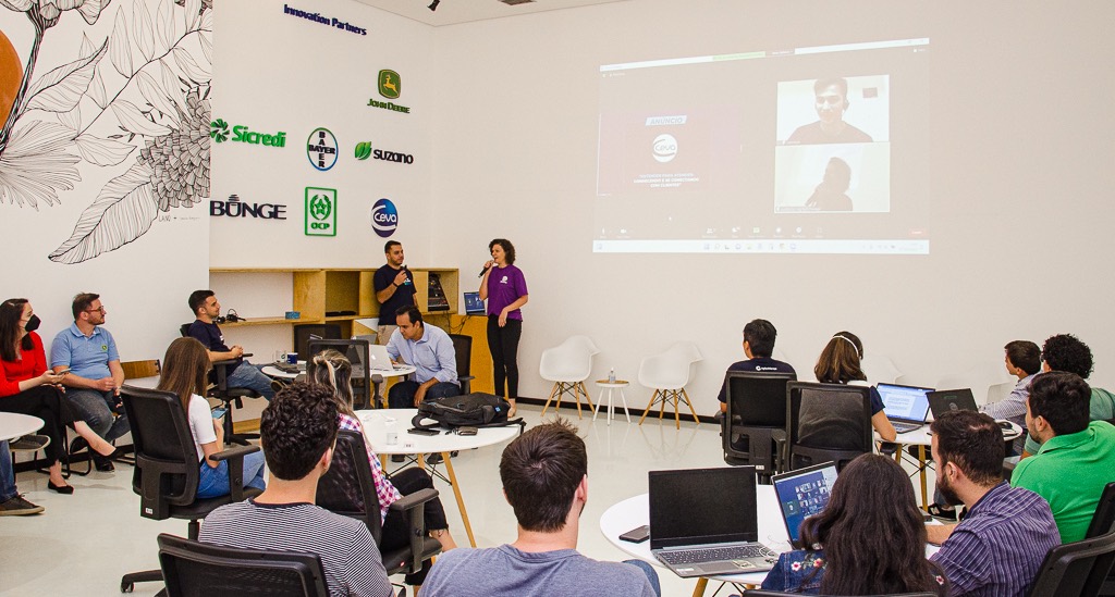 Encontro híbrido no AgTech Garage reúne catalisadores do programa Intensive Connection 2022 para anúncio das 13 startups selecionadas - Foto AgTech Garage