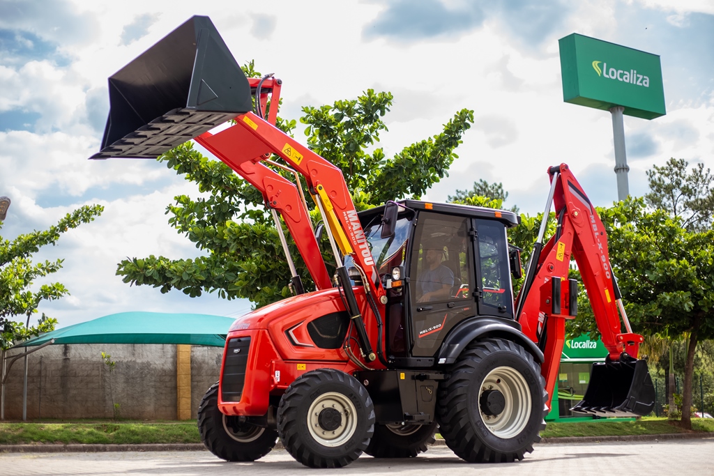 O modelo MBL-X 900 possui sistema de tração 4X4, nova cabine desenvolvida pela Manitou Group, potência de 90cv e motor Kirloskar