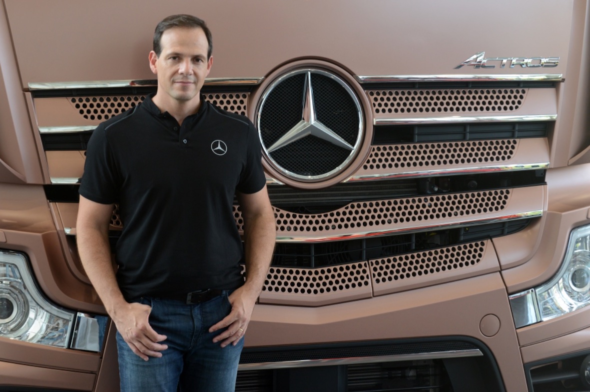 “No agronegócio, como em diversos outros setores, os caminhões Mercedes-Benz são reconhecidos pela força, excelente desempenho, elevada robustez, resistência e produtividade”, diz Jefferson Ferrarez