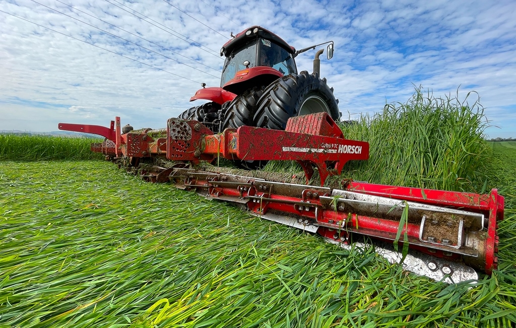 O Cultro TC, da Horsch, é um rolo de facas projetado para trabalhar com velocidades de até 25 km/h no manuseio leve de culturas de cobertura ou resíduos da colheita, em faixas de trabalho de três a 18 metros