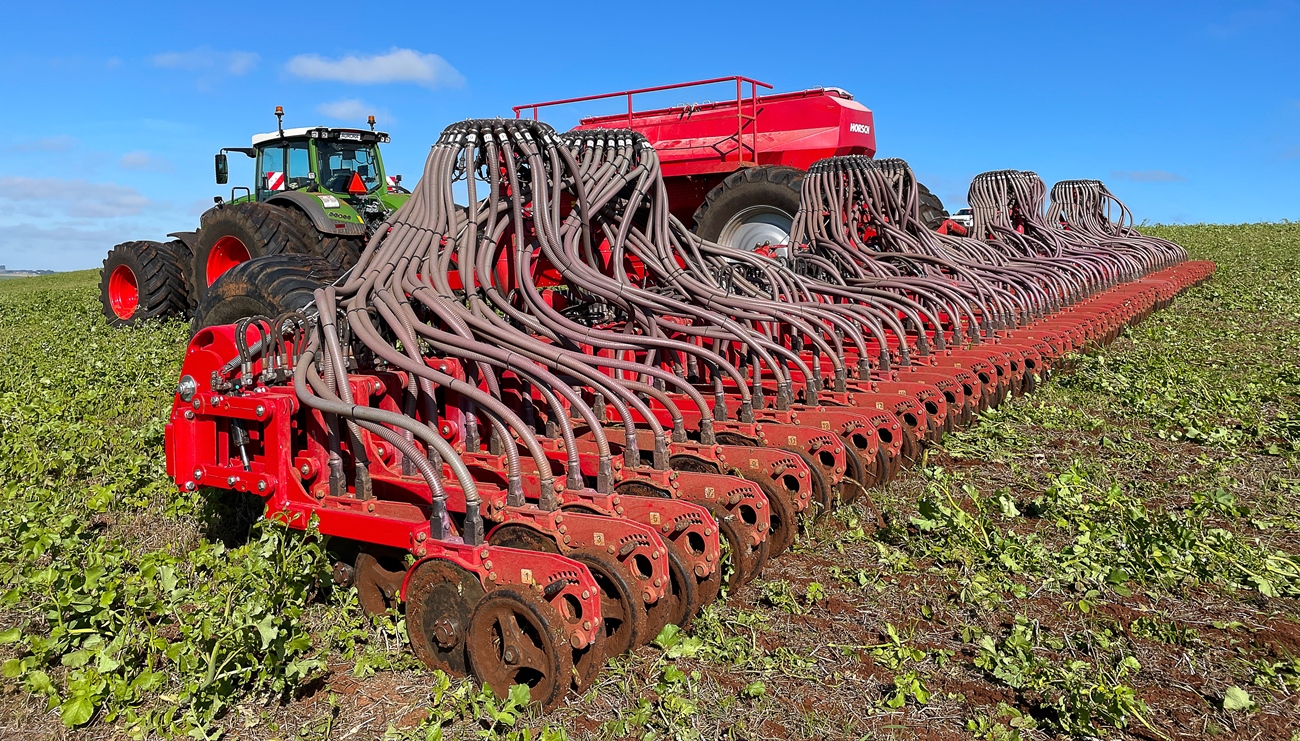 With a project ranging from 46 to 106 planting lines, Dakar innovates in the sowing of winter seeds, presenting great quality of work and precision in seed deposition