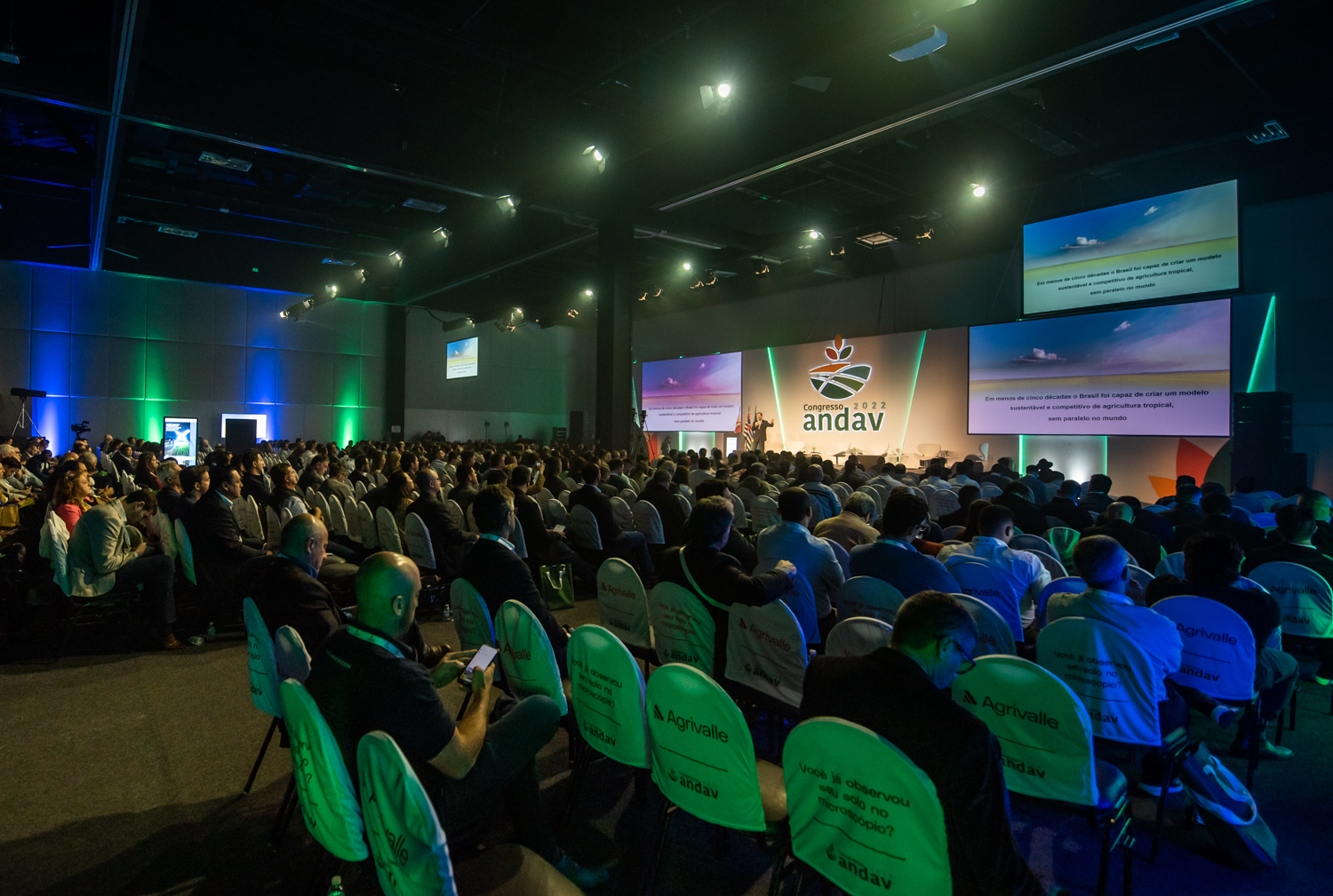 Plenária do Congresso Andav 2022 conta com uma programação intensa de atividades de conteúdo sobre os principais temas do agronegócio e do mercado de distribuição de insumos agropecuários. - Foto: FD fotografia/Divulgação