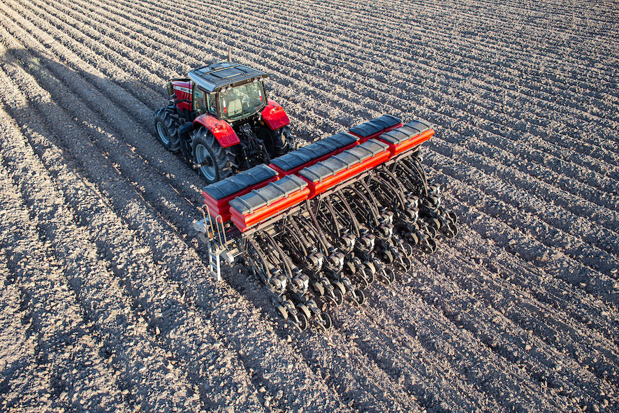 Plantadeira MF 500 Solo +, pioneira no mercado brasileiro para o cultivo de soja e milho em terras baixas. - Foto: Divulgação