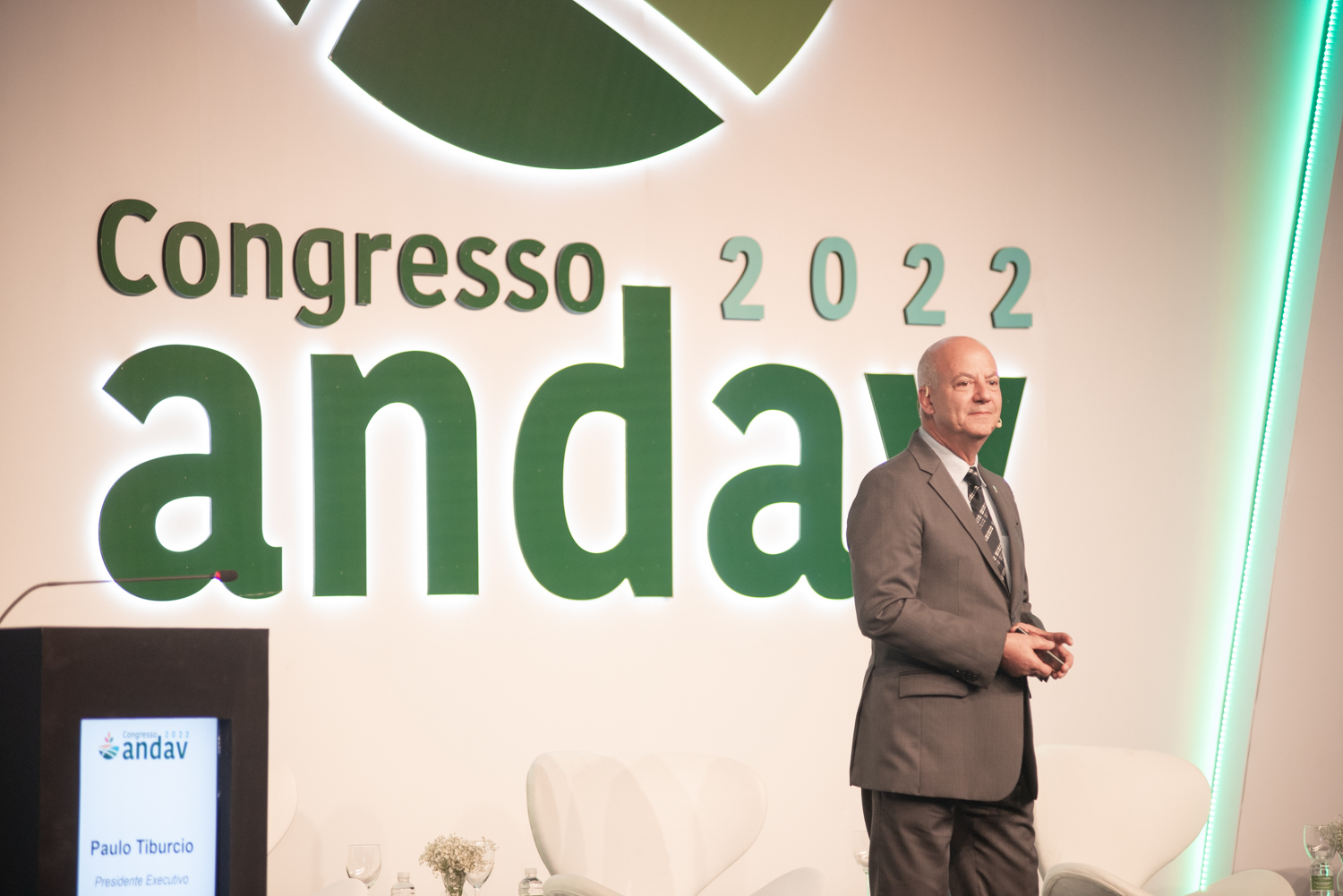 Paulo Tiburcio, presidente executivo da Andav, apresenta a 7ª Pesquisa Nacional da Distribuição. - Foto: FD fotografia/Divulgação