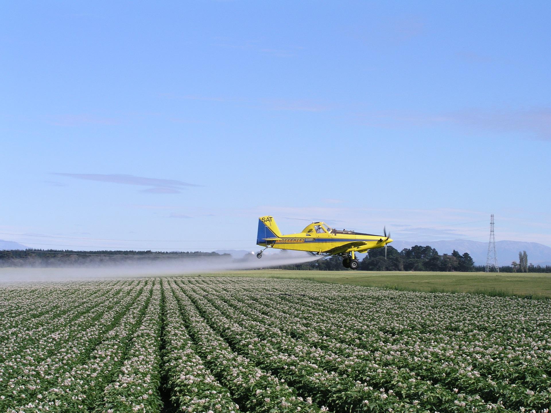 Essencial para manter a performance do avião, os lubrificantes corretos diminuem o intervalo de manutenção e não oferecem risco ao meio ambiente. - Foto: Divulgação