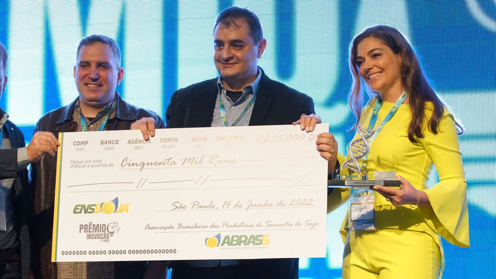 Vencedor é anunciado no ENSSOJA e recebe o prêmio de R$ 50 mil, incentivo à contribuição a toda a cadeia produtiva de soja no Brasil. - Foto: Divulgação