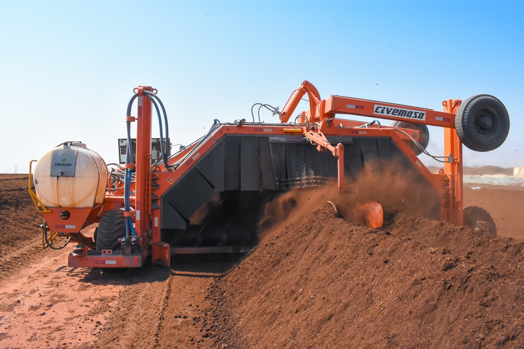 Launched in 2022 at Agrishow in Ribeirão Preto (SP), the organic waste composter, model CRO, comes in two models, CRO 4.0 and CRO 5.0