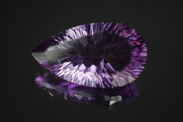 127 上品 一点物 天然 超大粒 アメジスト 雫 アメシスト 紫水晶 ２月