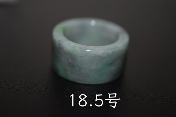 134-11 美品 18.5号 天然 翡翠 グレー リング 板指 広幅 指輪