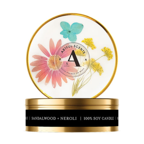 Handmade Botanical Flower Candle<br><br>



Complex and sophisticated, this scent is the perfect blend of earth and citrus mixed with a base of dark musk and woody undertones. This fragrance is infused with natural essential oils, including bergamot and neroli.