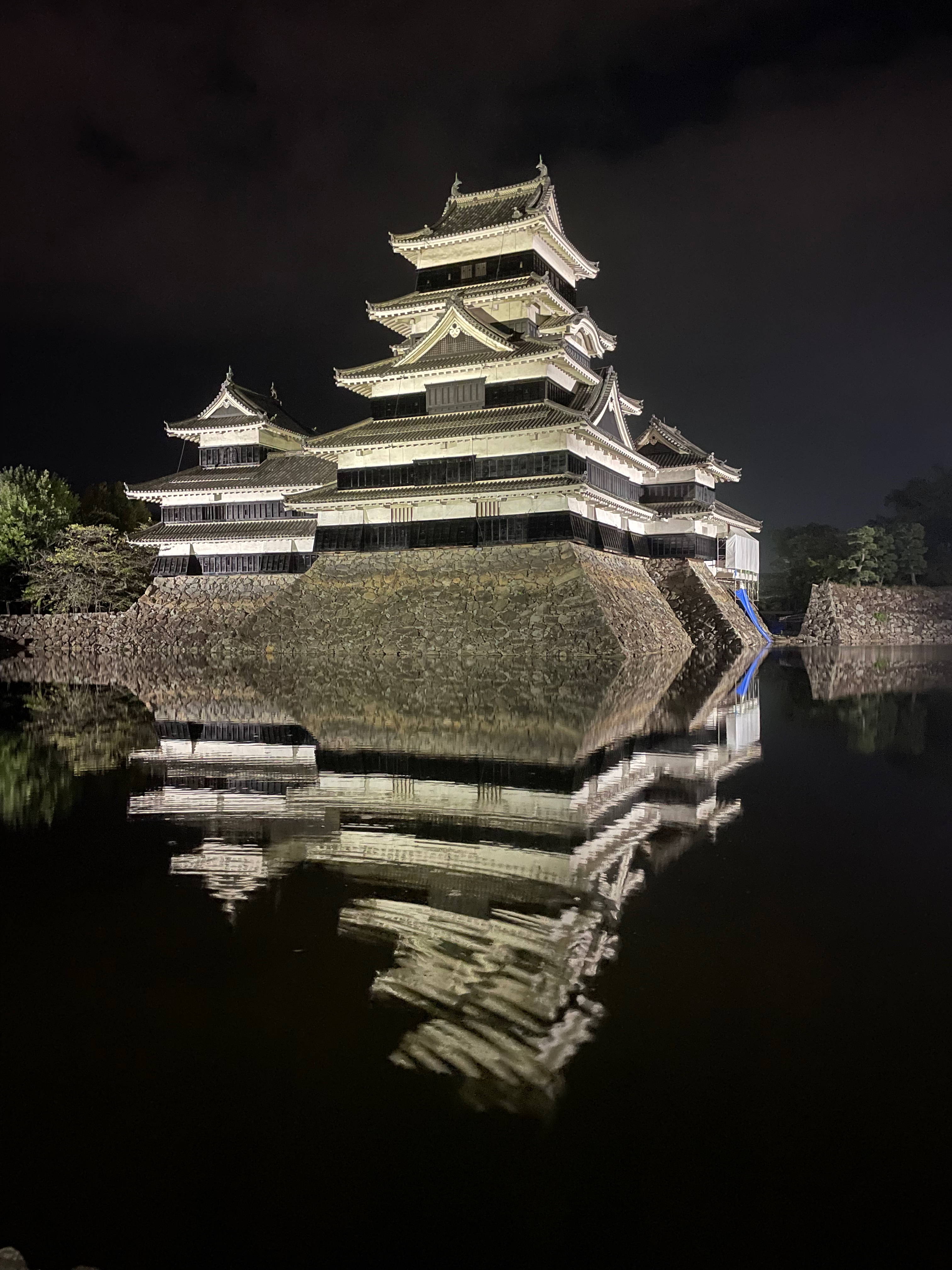 MatsumotoCastleAtNight