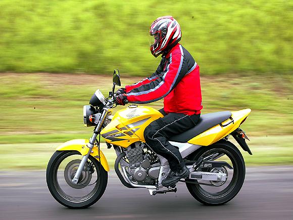 Honda CBX 250 Twister 2008 Vermelha, KM Motos