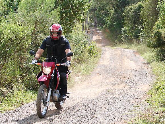 Infomoto - Nova Honda CRF 450L é moto de trilha para rodar na rua