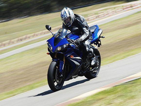 Yamaha R1 'modo pista': esportiva ganha preparação de fábrica - MOTOO