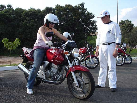 Curso de pilotagem para mulheres