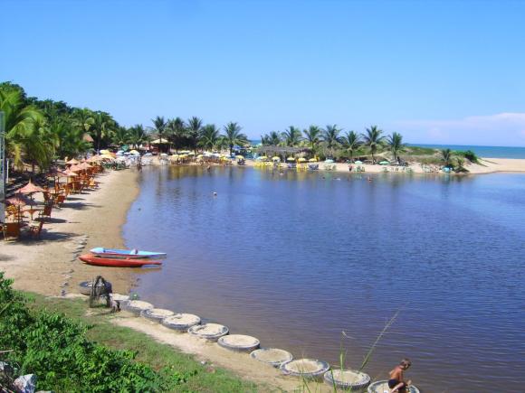 Um tour de moto em direo a Cabo Frio