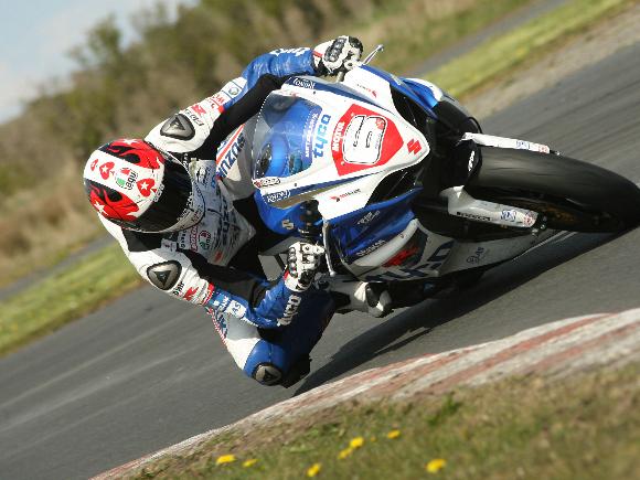 A mais perigosa corrida de motos do mundo:(Isle Of Man TT- 2012) 