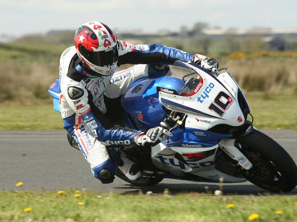 A mais perigosa corrida de motos do mundo:(Isle Of Man TT- 2012