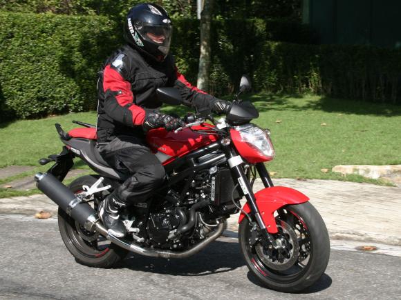 Comet Gt Naked Da Kasinski Testada Por Inteira Moto Com Br