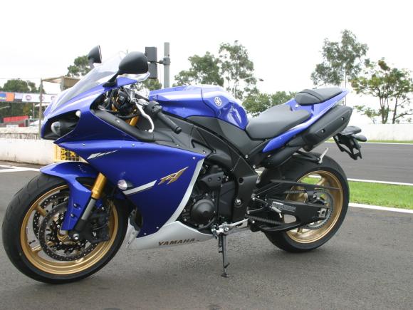 Chega às concessionárias a nova Yamaha YZF-R1