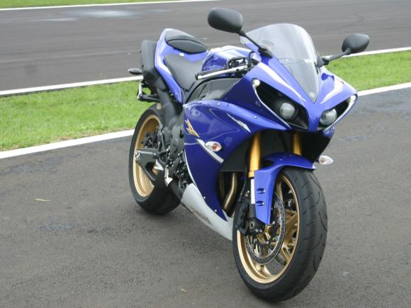 Chega às concessionárias a nova Yamaha YZF-R1