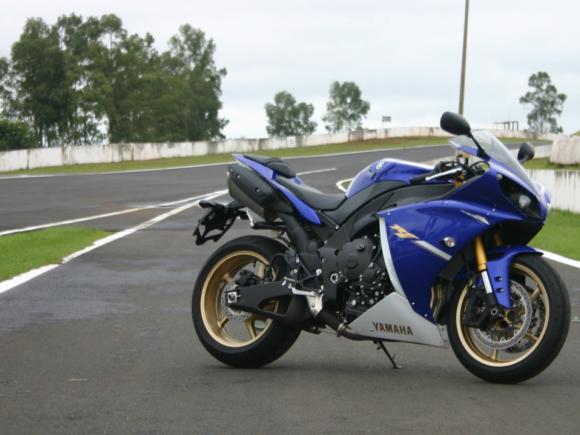 Chega às concessionárias a nova Yamaha YZF-R1