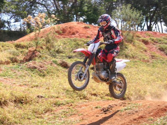 PEGUEI UMA CRF 150f PARA FAZER TRILHA 