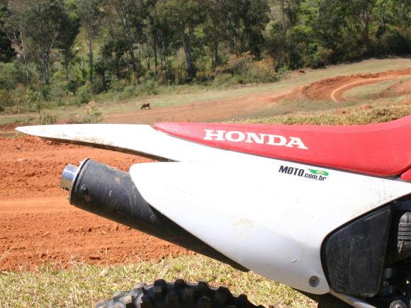 CRF 150F: Uma opção divertida para iniciantes no off road - moto.com.br