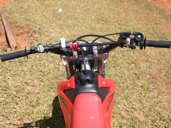 CRF 150F: Uma opção divertida para iniciantes no off road - moto.com.br