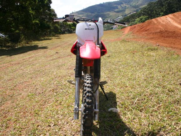 CRF 150F: Uma opção divertida para iniciantes no off road - moto