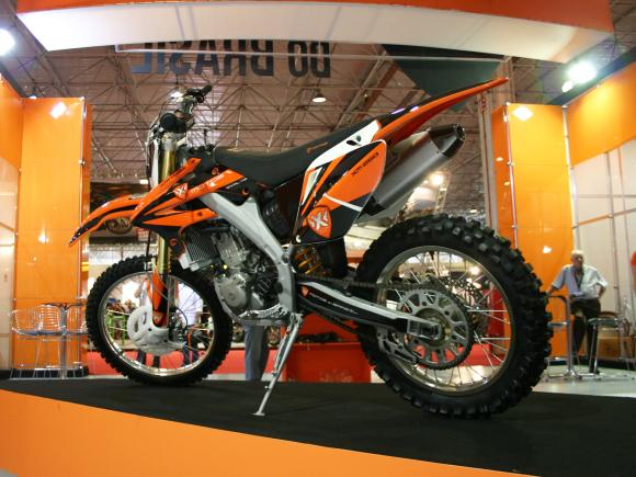 Testamos a XM 250 R, modelo off road da X-Motos - moto.com.br