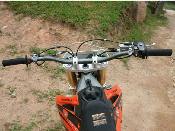 Testamos a XM 250 R, modelo off road da X-Motos - moto.com.br