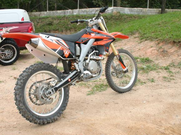 Testamos a XM 250 R, modelo off road da X-Motos - moto.com.br