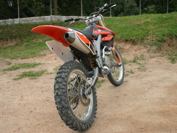 Testamos a XM 250 R, modelo off road da X-Motos - moto.com.br