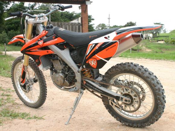 Testamos a XM 250 R, modelo off road da X-Motos - moto.com.br