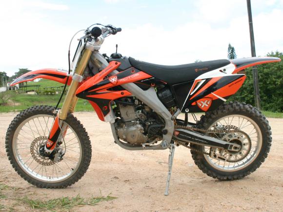 Testamos a XM 250 R, modelo off road da X-Motos - moto.com.br