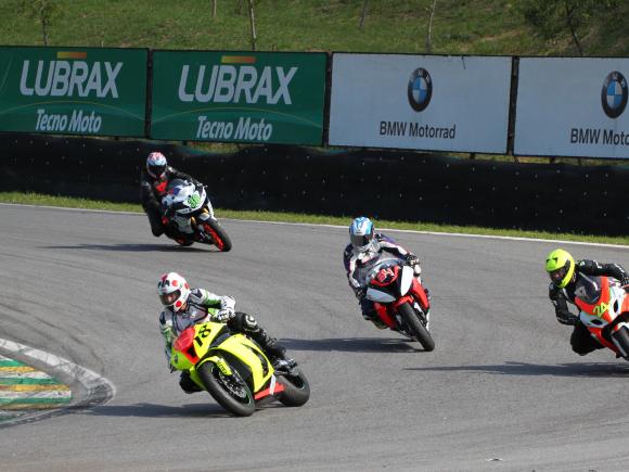 Argentino é pole no Moto 1000 GP em Interlagos