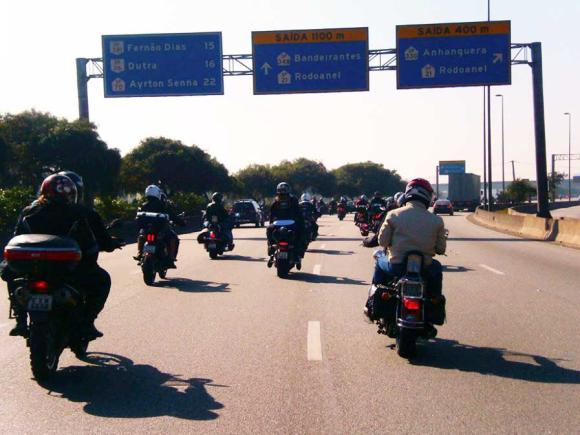 Fim de semana com a companheira Moto