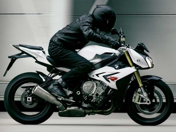 Bmw Apresenta A In Dita S R Naked Com Cv Moto Com Br