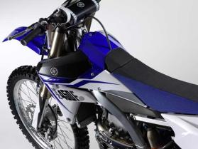 Nova Yamaha YZ450F 2010 com motor invertido!