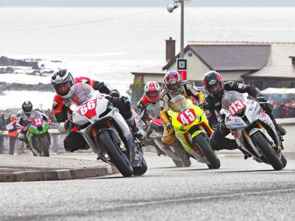 Tourist Trophy Ilha de Man: Conheça a corrida mais perigosa do